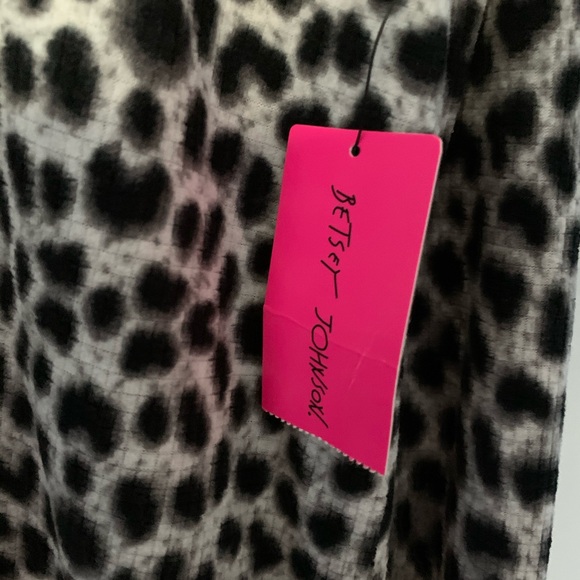 New Leopard Print Sleepwear - Picture 4 of 5